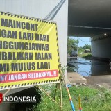 Warga Paiton Pasang Banner Protes Jalan Rusak Akibat Tol Probowangi: Kami akan Demo!