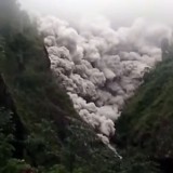 Gunung Semeru Erupsi, Warga Diminta Evakuasi Mandiri dan Segera Jauhi Zona Bahaya