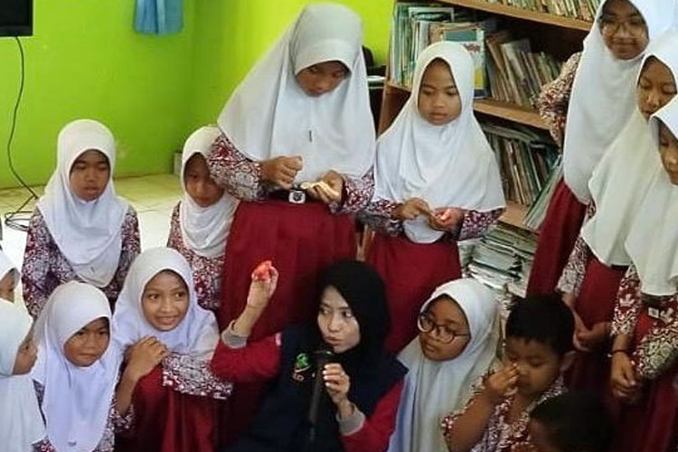 Psikolog Gones Saptowati Beri Trauma Healing Korban Longsor Pandanarum Banjarnegara