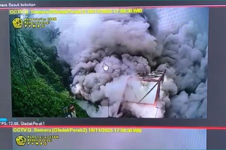 Erupsi Gunung Semeru Kini Sampai 14 Kilometer, Terjang Jembatan Gladak Perak