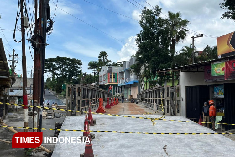 Jembatan Bailey Sonokembang Kota Malang Sudah Terpasang, Kendaraan Bisa Melintas Mulai Malam Nanti