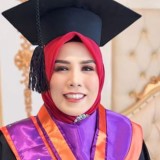 dr. Lismawati Wisuda Magister Kesehatan Masyarakat, Bekal Perkuat Transformasi RSUD Rasidin Padang