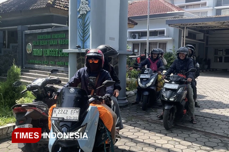 Pendaki Asal Tangerang Tetap Berangkat ke Semeru, Beralih Menuju Ranu Regulo Setelah Ranukumbolo Tutup Akibat Erupsi