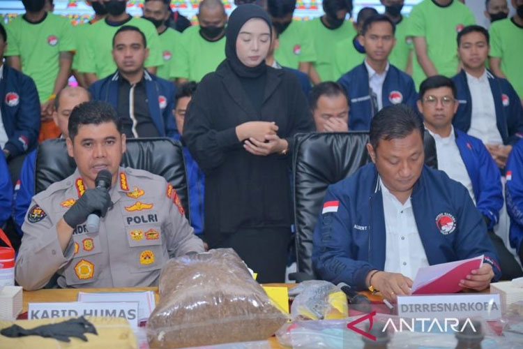 Polda Jabar Bongkar 3 Laboratorium Narkoba di Bogor dan Cimahi, Produksi Ganja dan Tembakau Sintetis
