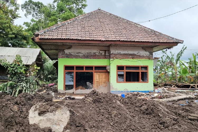 Puluhan Rumah dan Fasilitas Umum Rusak Berat Akibat Erupsi Gunung Semeru