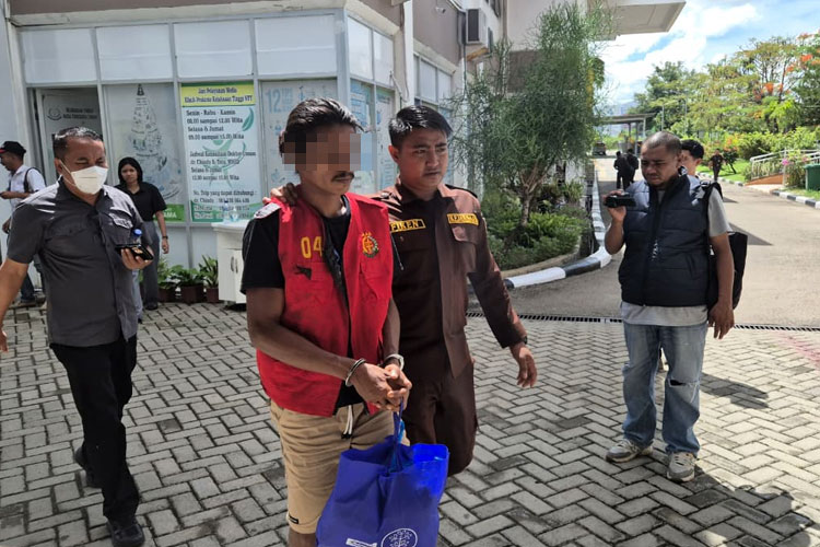 Kejati NTT Tangkap Buronan Setelah 4 Tahun Kabur, Terpidana Deny Mahwan Sabat Akhiri Pelarian