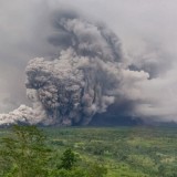 Basarnas Pastikan Semua Pendaki yang Terjebak Erupsi Gunung Semeru Dalam Kondisi Selamat