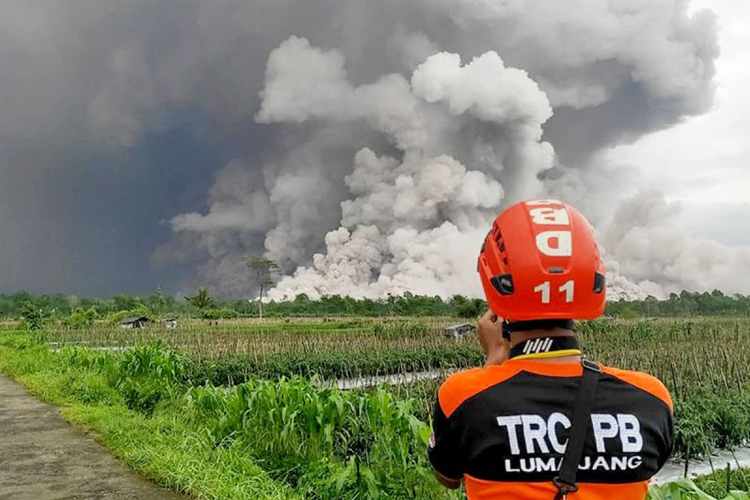 Jaringan Internet di Kawasan Semeru Dipastikan Aman, Pemkab Lumajang Intensifkan Pemantauan