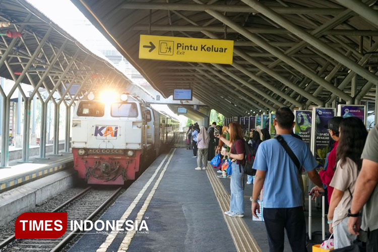 Layanan KAI Daop 8 Surabaya Kembali Normal Pasca KA Barang Aksa Cargo