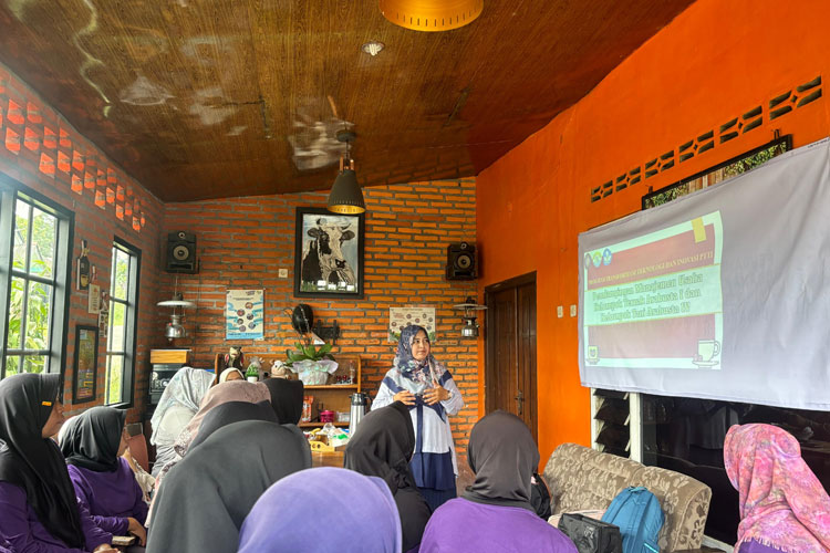 Fapet UB Kenalkan Teknologi Olahan Susu dan Kopi ke Desa Kalipucang Pasuruan