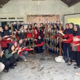 Politeknik Indonusa Surakarta Dampingi Kelompok Wanita Harmoni Olah Produk Herbal