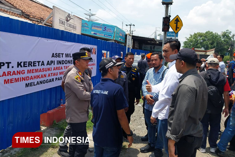 PT KAI Tertibkan Aset di Majalengka, Polsek Jatiwangi Pastikan Proses Berjalan Kondusif