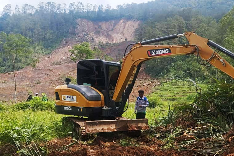 Tim SAR Gabungan Terjunkan 18 Alat Berat Cari Korban Tanah Longsor Pandanarum Banjarnegara