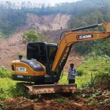 Tim SAR Gabungan Terjunkan 18 Alat Berat Cari Korban Tanah Longsor Pandanarum Banjarnegara