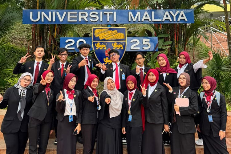 Ai-Susanti-di-Universiti-Malaya-b.jpg
