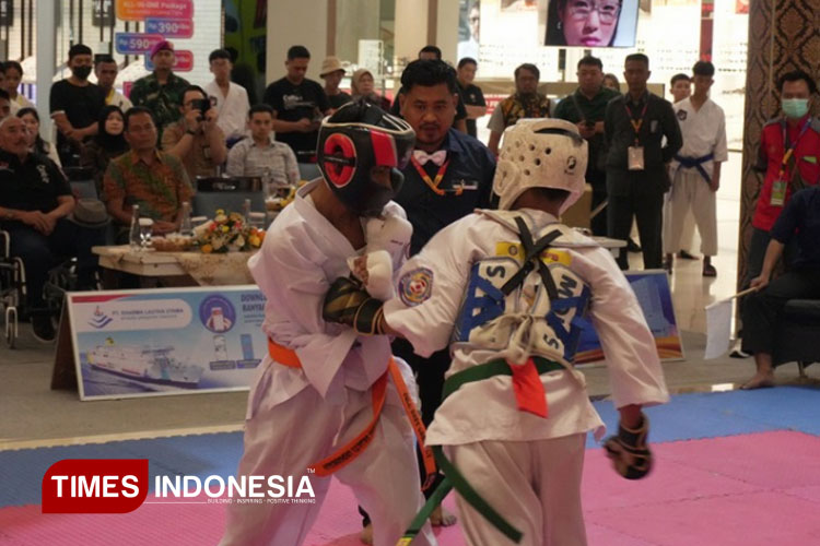 Ratusan Karateka Bertarung di Soengging Cup XII Gresik