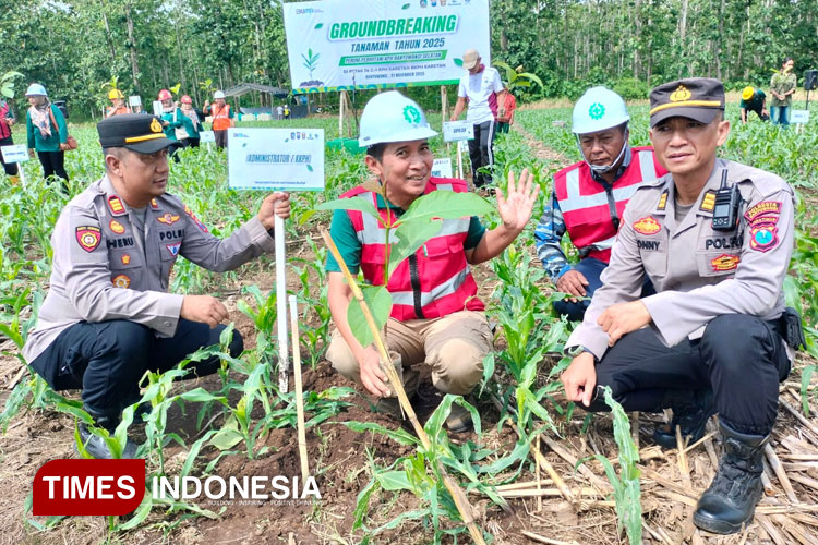 Sedekah Oksigen, Perhutani Banyuwangi Selatan Tanam 6.650 Bibit Jati dan Mahoni