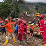 Relawan PMI Banjarnegara Siaga Penuh Evakuasi Korban Longsor Situkung