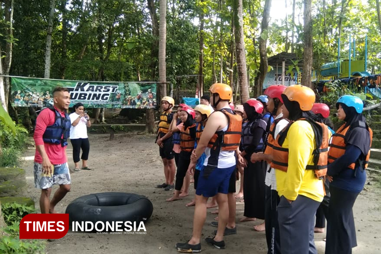 Karst Tubing Sedayu, Pesona Susur Sungai di Tengah Formasi Karst Bantul