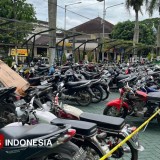 Ratusan Motor Hasil Razia Balap Liar Penuhi Halaman Mapolres Malang