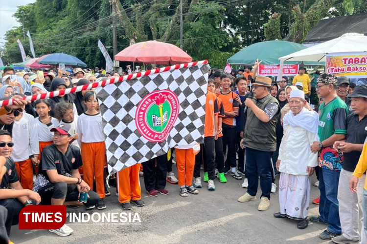Sudarman Pimpin Ribuan Guru di Banyuwangi Rayakan Hari Guru Nasional