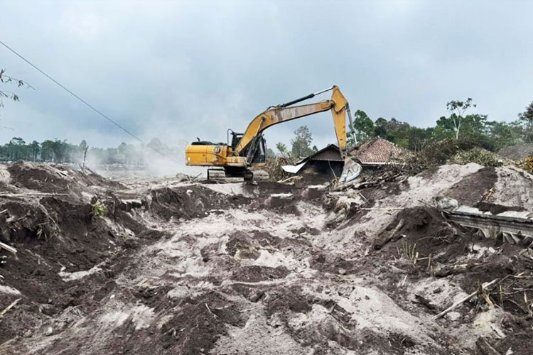 Aktivitas Vulkanik Semeru Masih Tinggi, Jumlah Pengungsi Mulai Berkurang