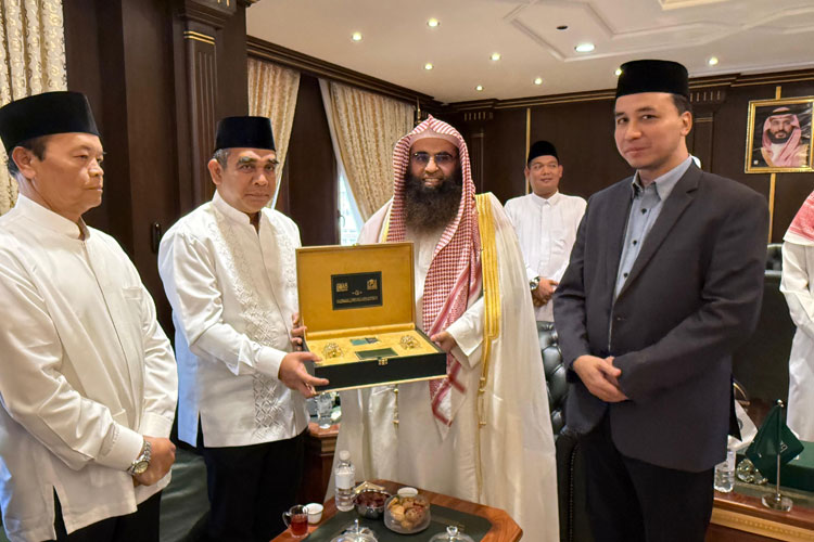 Ketua MPR RI Bertemu Pimpinan Masjid Nabawi, Bahas Kuota Haji hingga Pendidikan Islam