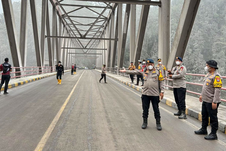 Polda Jatim Imbau Waspada Antisipasi Letusan Sekunder Gunung Semeru