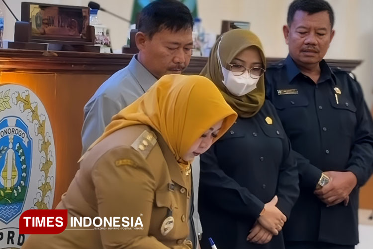 Dok! DPRD Ponorogo Mengesahkan Perubahan Kedua Propemperda 2025