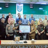 Berkat Aksi Bagi-Bagi Bendera, Kota Probolinggo Diganjar Penghargaan Nasional