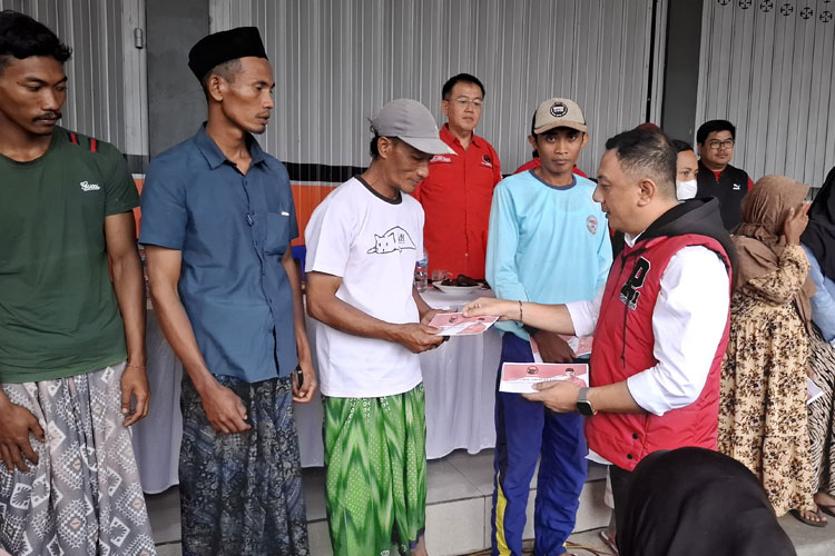 PDI Perjuangan Jatim Salurkan Bantuan untuk Korban Erupsi Semeru di Lumajang