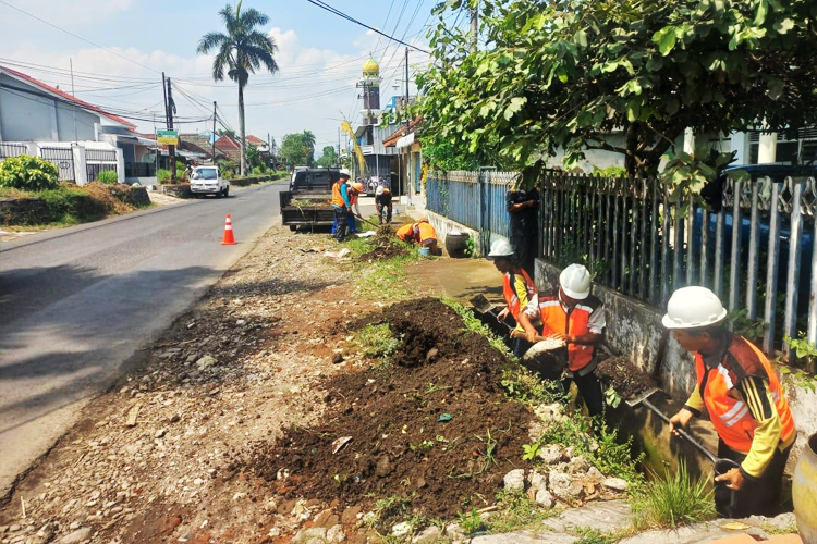 Antisipasi Genangan di Kabupaten Malang, Tim GARDAN DPUBM Siap Normalisasi Drainase On Call
