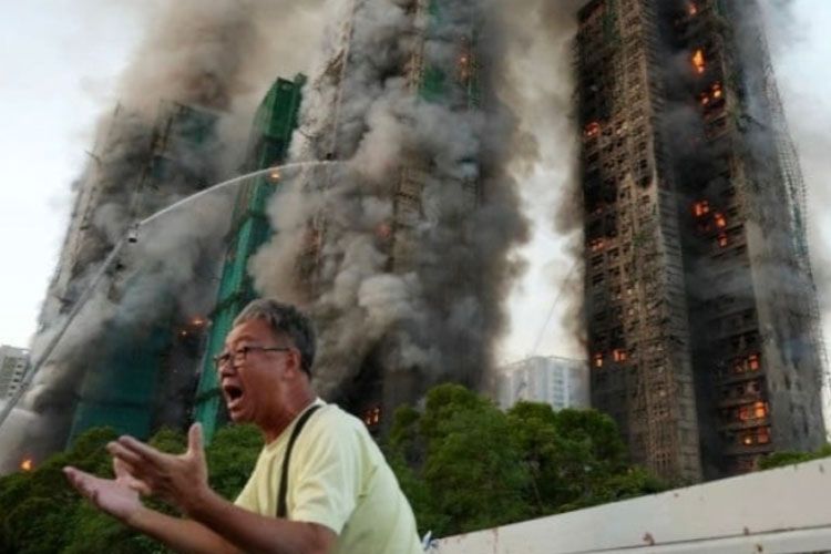 Tujuh Gedung Apartemen di Hong Kong Terbakar, 36 Orang Tewas dan 279 Hilang