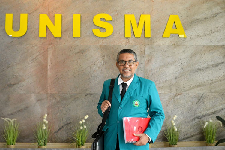 Mahdi Raih Gelar Magister di Unisma, Teliti Politik Hukum Pilkada Kota Probolinggo 2024
