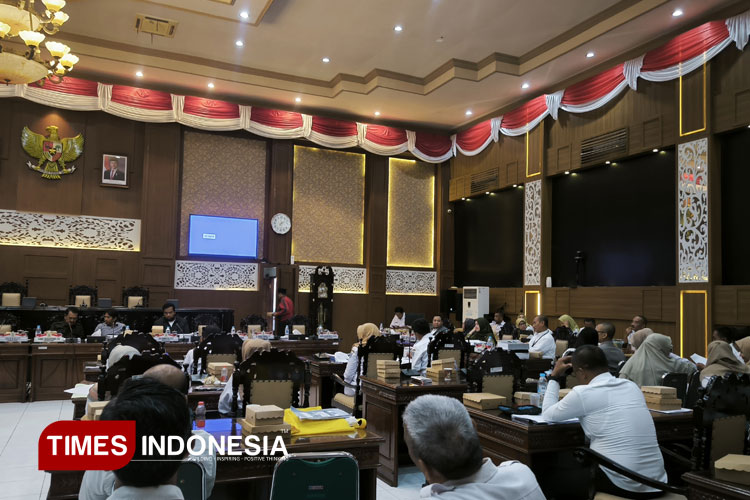 Rapat-Bangar-DPRD-Kota-Probolinggo-b.jpg