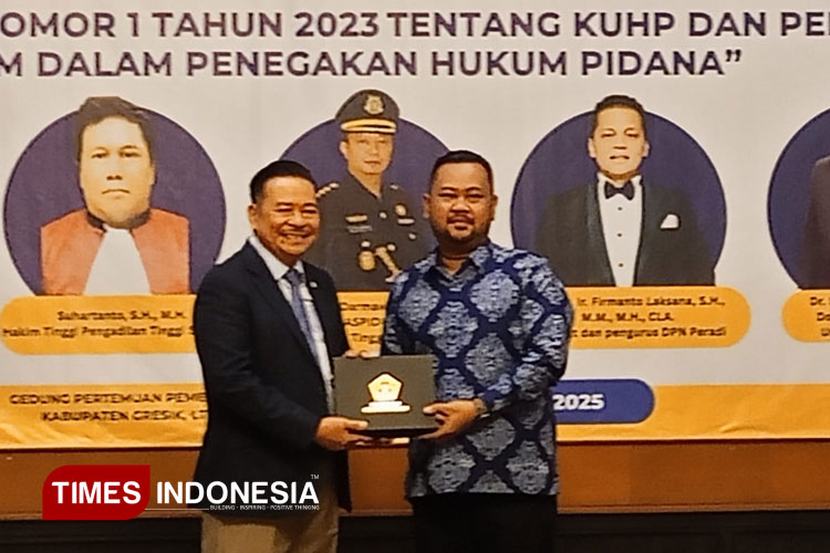 Wamenko Otto Resmi Buka Seminar KUHP Baru di Gresik, Dorong Sosialisasi Lebih Masif