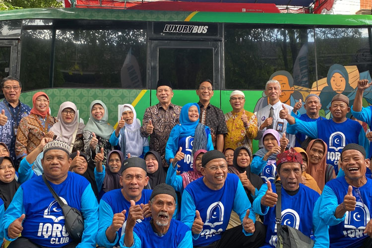 Bus Gratis untuk Buruh Gendong, Terobosan Sosial BMT Beringharjo Ringankan Beban Pekerja Pasar