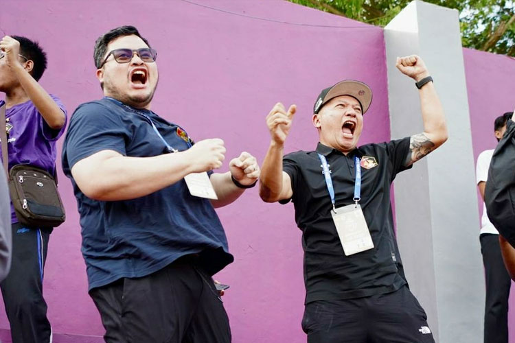 Melihat Keseruan Mas Dhito - Gading Marten Nribun Bareng di Stadion Brawijaya