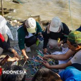 Peneliti Unair Temukan Kandungan Mikroplastik dalam Darah dan Urine Warga Gresik
