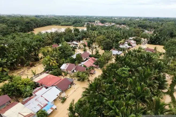 Wali Kota Rico Waas Tetapkan Medan Tanggap Darurat Banjir hingga 11 Desember 2025