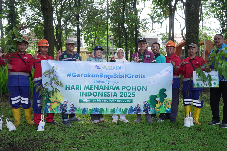Rayakan Hari Menanam Pohon Indonesia, PJT I Bagikan 550 Bibit di CFD Ijen Kota Malang