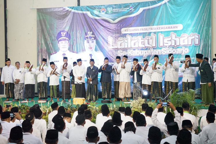 ISHARI–IKAPMII Hidupkan Ngaji Budaya, Sholawat dan Hadrah Semarak di Sidoarjo