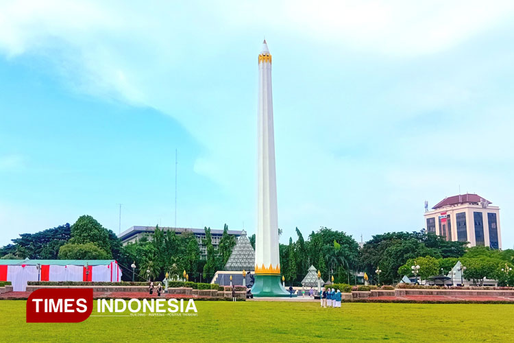 Makna di Balik Pilar Kokoh Tugu Pahlawan yang Tak Banyak Diketahui Orang
