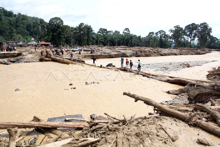 Akses Terputus, Stok Pangan Menipis, DPR Desak Pusat Tetapkan Status Bencana Nasional