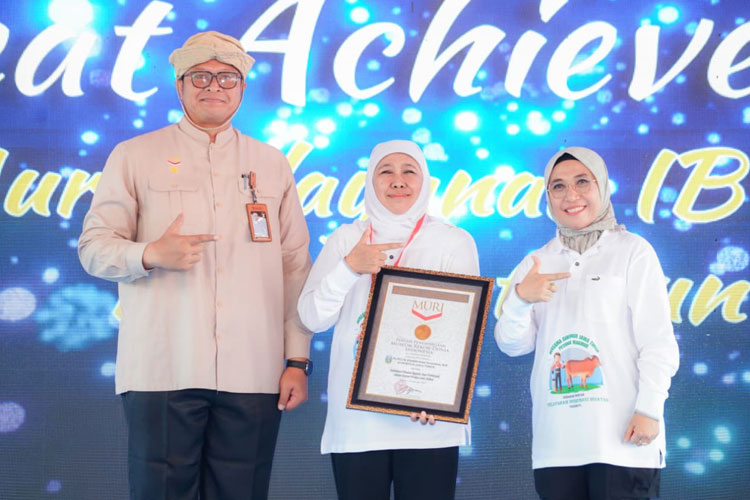 Program Inseminasi Buatan Tertinggi Nasional, Jatim Raih Rekor MURI 2025