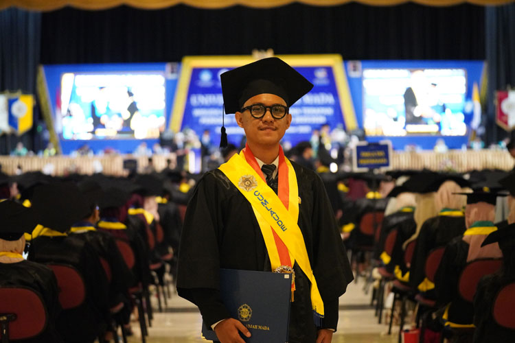 Ridho, Putra Buton Raih Wisudawan Terbaik di FEB UGM