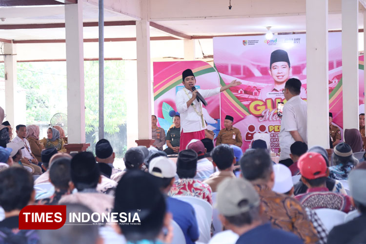 Kunjungi Bangsalsari, Bupati Fawait Respon Cepat Keluhan BLT hingga Infrastruktur Rusak