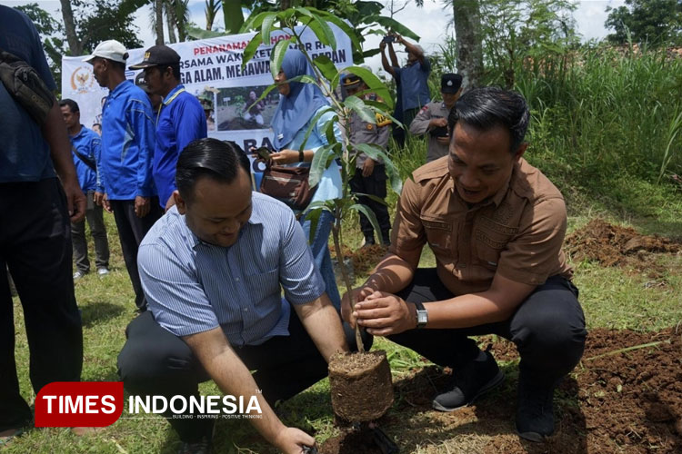 Jaga Alam Rawat Masa Depan, Ketua DPRD Pacitan ASB Ajak Perkuat Penghijauan dan Tanaman Produktif