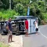 Mobil Pengantar MBG di Glagah Banyuwangi Terguling Usai Ambil Ompreng