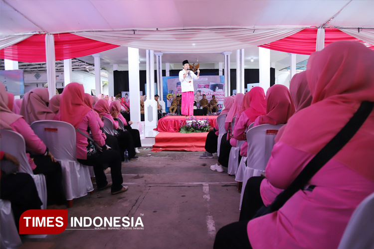 Bupati Fawait Janji Naikkan Honor Kader Posyandu